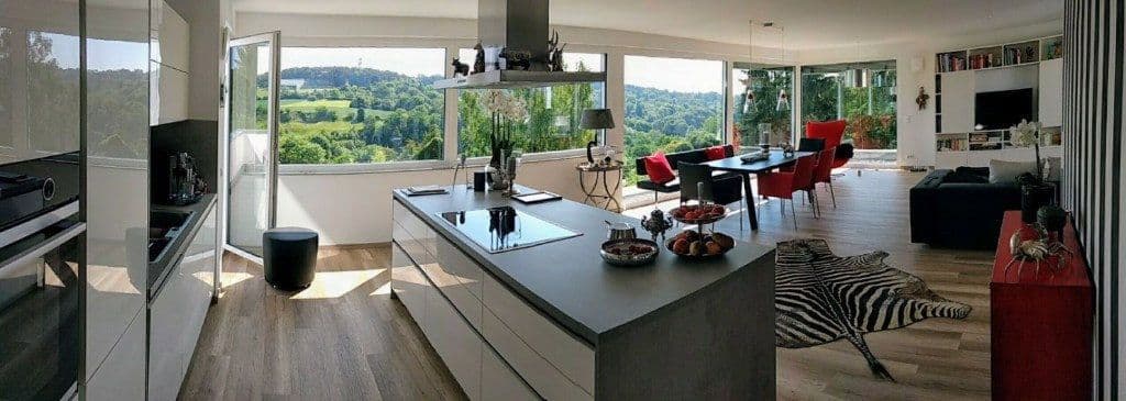 Prenájom bytu 4-izbový 157 m², Ulm, Bádensko-Wurttembersko Prenájom bytu 4-izbový 157 m², Ulm, Bádensko-Wurttembersko