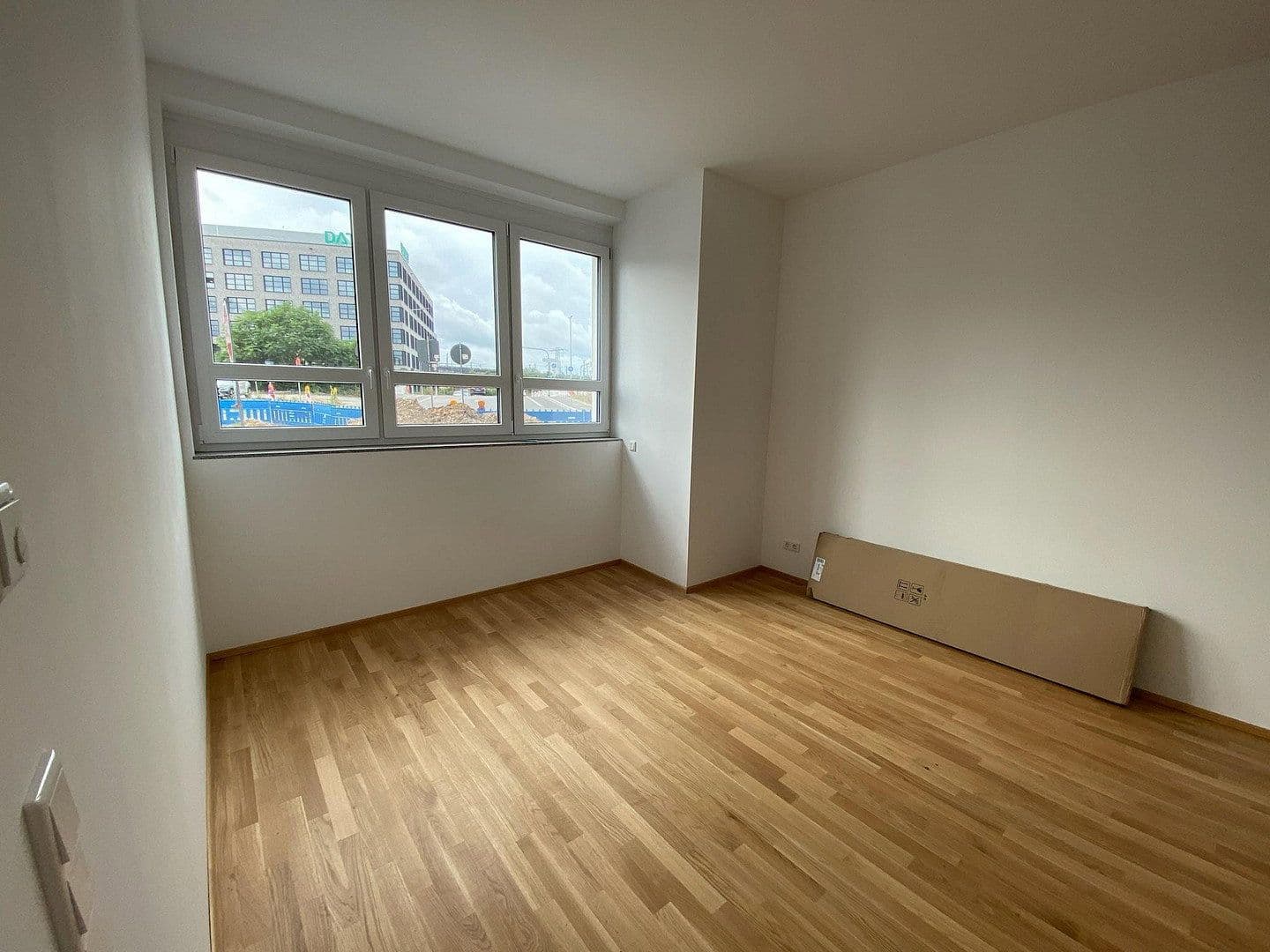 Prenájom bytu 3-izbový 93 m², Schanzäckerstr. 56, Nürnberg, Bavorsko Prenájom bytu 3-izbový 93 m², Schanzäckerstr. 56, Nürnberg, Bavorsko