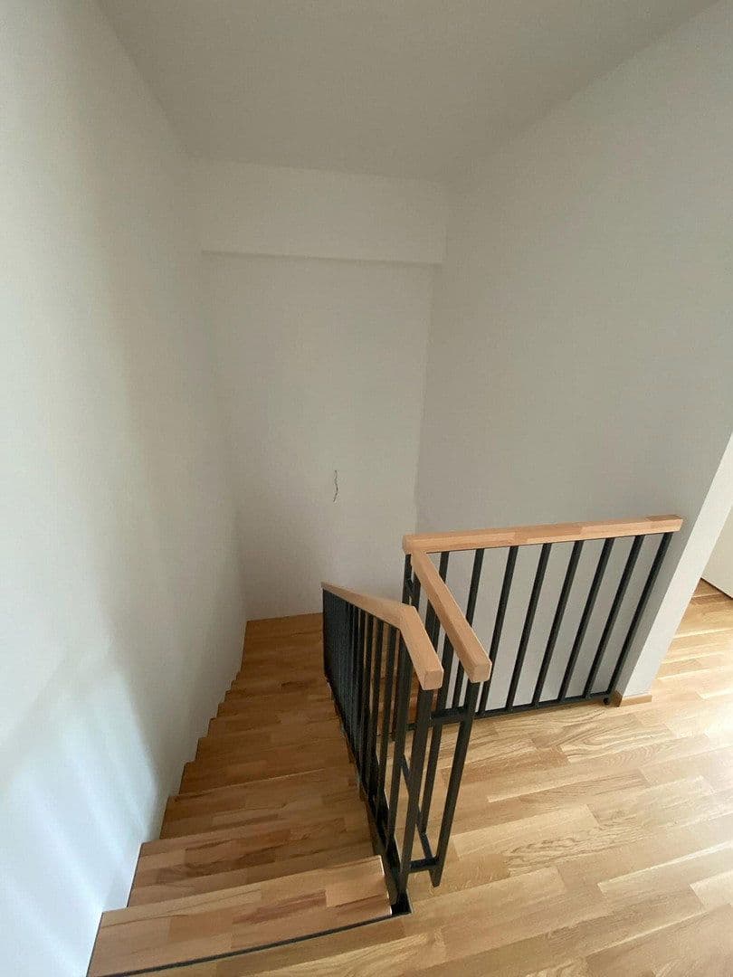 Prenájom bytu 3-izbový 93 m², Schanzäckerstr. 56, Nürnberg, Bavorsko Prenájom bytu 3-izbový 93 m², Schanzäckerstr. 56, Nürnberg, Bavorsko