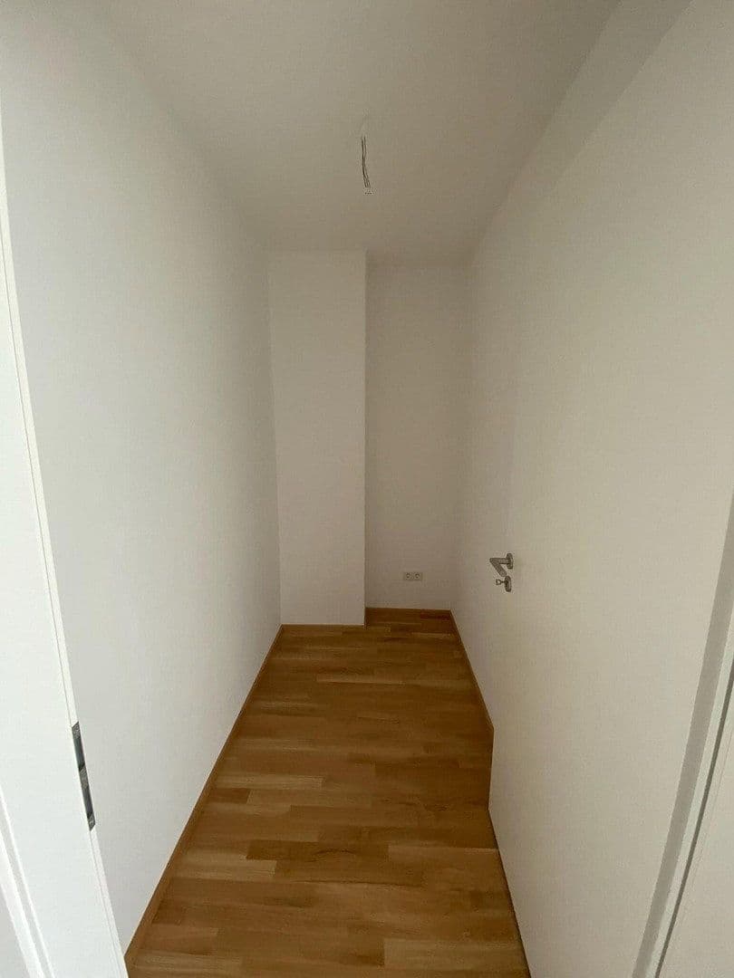 Prenájom bytu 3-izbový 93 m², Schanzäckerstr. 56, Nürnberg, Bavorsko Prenájom bytu 3-izbový 93 m², Schanzäckerstr. 56, Nürnberg, Bavorsko