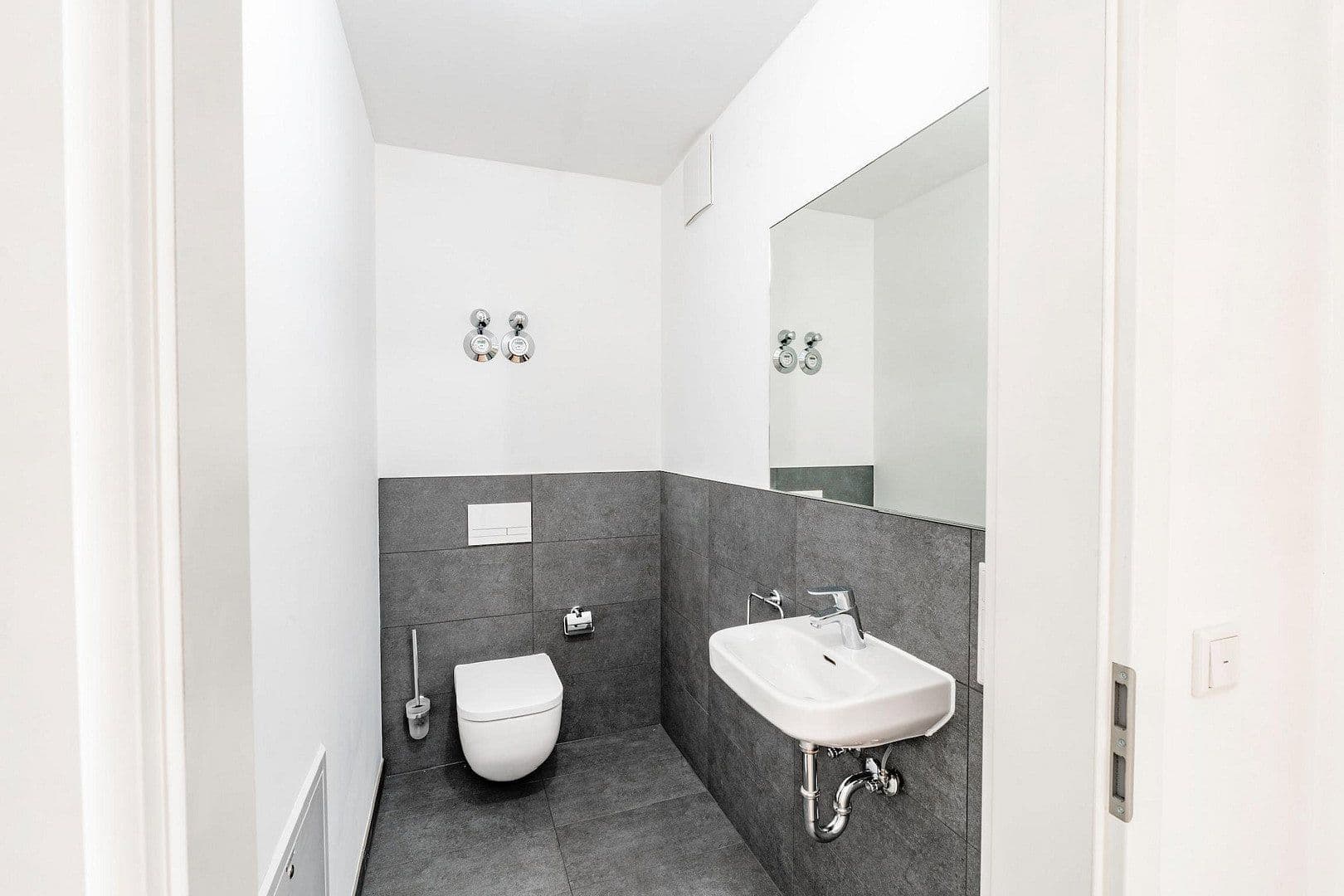 Prenájom bytu 3-izbový 93 m², Schanzäckerstr. 56, Nürnberg, Bavorsko Prenájom bytu 3-izbový 93 m², Schanzäckerstr. 56, Nürnberg, Bavorsko