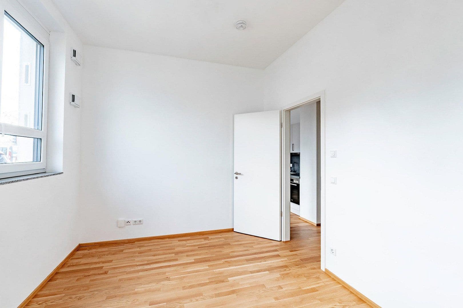 Prenájom bytu 3-izbový 93 m², Schanzäckerstr. 56, Nürnberg, Bavorsko Prenájom bytu 3-izbový 93 m², Schanzäckerstr. 56, Nürnberg, Bavorsko