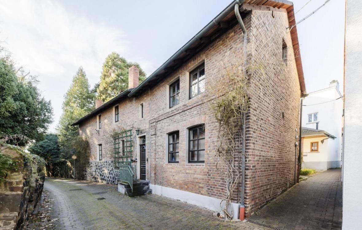 Predaj domu 658 m², pozemok 2.333 m², Erpel, Porýnie-Falcko Predaj domu 658 m², pozemok 2.333 m², Erpel, Porýnie-Falcko