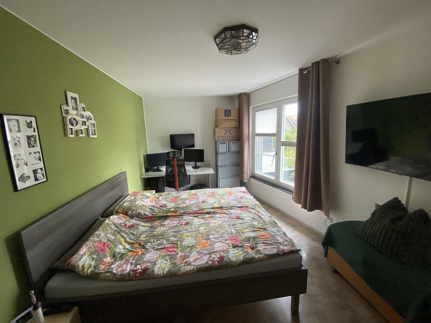 Prenájom bytu 2-izbový 80 m², Gillicher Straße 18, Solingen, Severné Porýnie - Westfálsko Prenájom bytu 2-izbový 80 m², Gillicher Straße 18, Solingen, Severné Porýnie - Westfálsko
