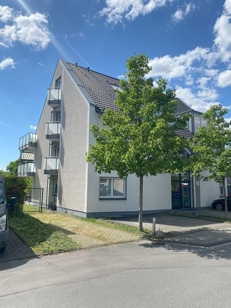 Prenájom bytu 2-izbový 80 m², Gillicher Straße 18, Solingen, Severné Porýnie - Westfálsko Prenájom bytu 2-izbový 80 m², Gillicher Straße 18, Solingen, Severné Porýnie - Westfálsko