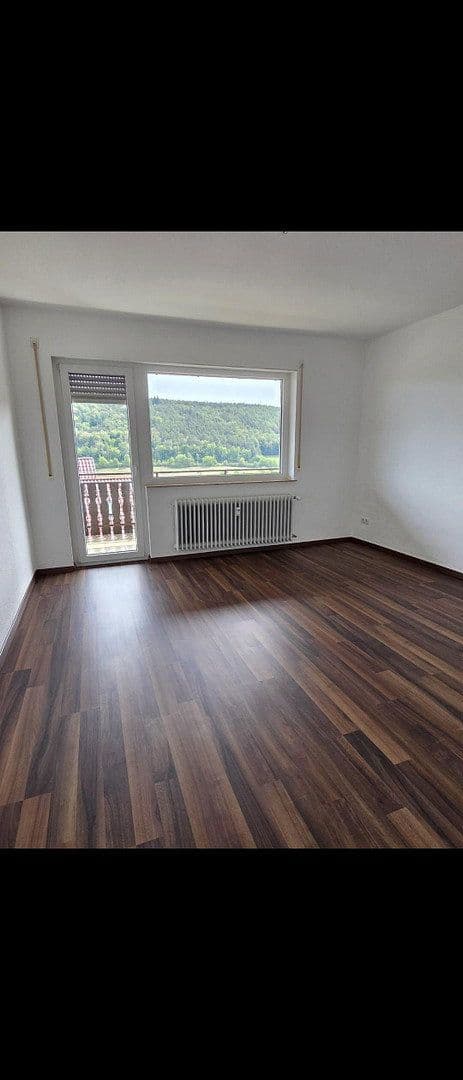 Prenájom bytu 4-izbový 120 m², Rosenstraße 20, Arnstein, Bavorsko Prenájom bytu 4-izbový 120 m², Rosenstraße 20, Arnstein, Bavorsko