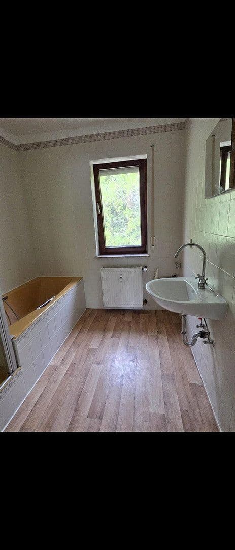 Prenájom bytu 4-izbový 120 m², Rosenstraße 20, Arnstein, Bavorsko Prenájom bytu 4-izbový 120 m², Rosenstraße 20, Arnstein, Bavorsko
