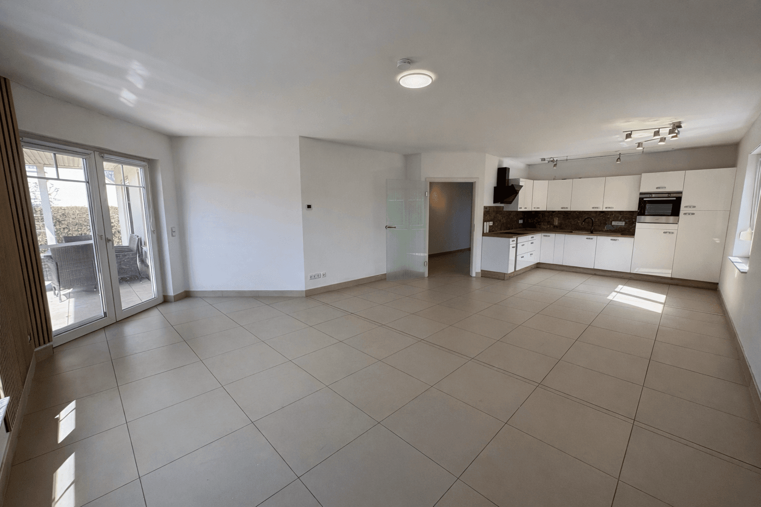 Predaj domu 121 m², pozemok 974 m², Oberbarnim, Brandenbursko Predaj domu 121 m², pozemok 974 m², Oberbarnim, Brandenbursko
