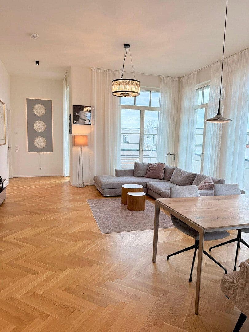 Predaj bytu 4-izbový 143 m², Potsdam, Brandenbursko Predaj bytu 4-izbový 143 m², Potsdam, Brandenbursko