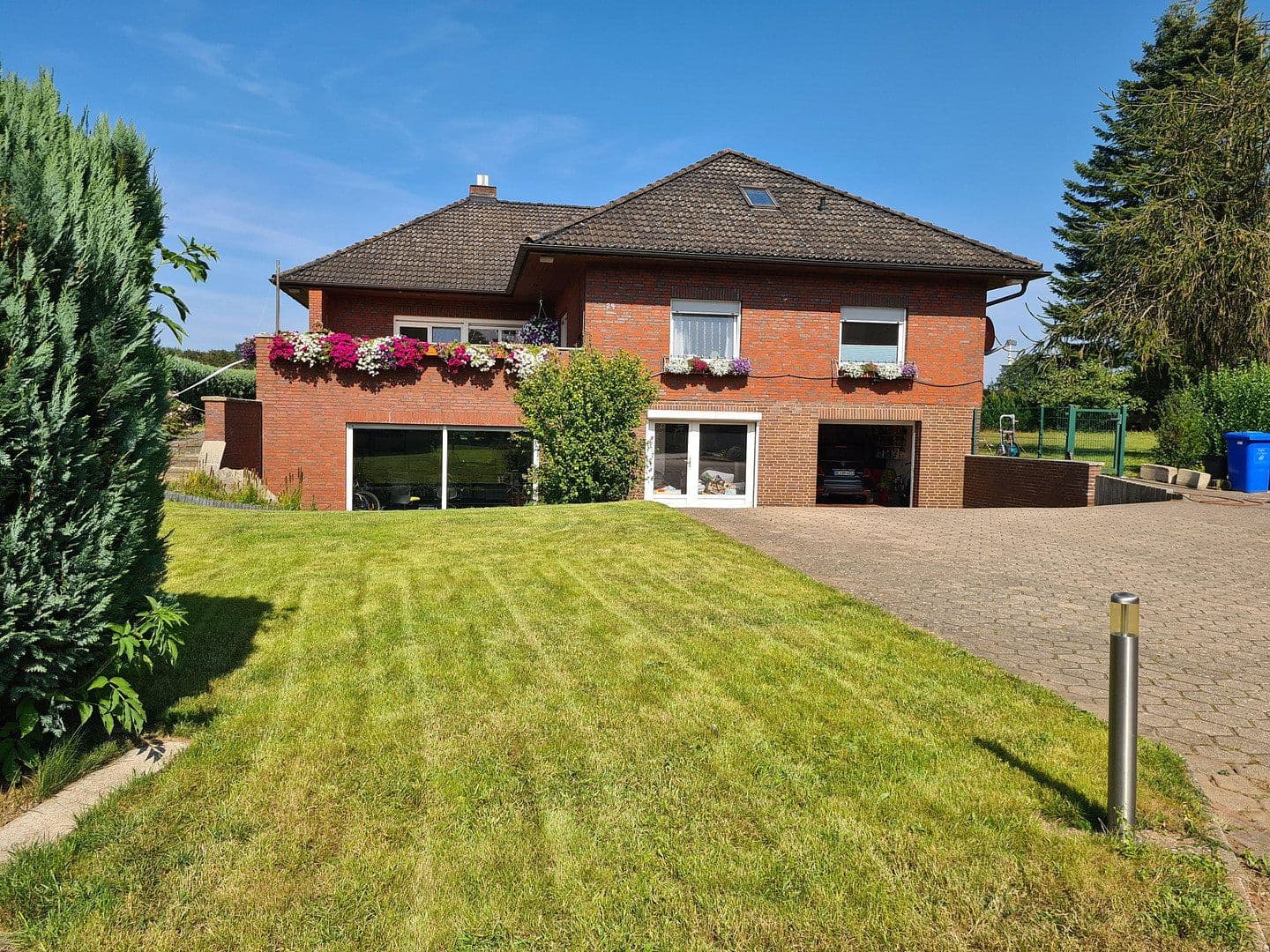 Predaj domu 298 m², pozemok 1.567 m², Sülfeld, Šlezvicko-Holštajnsko Predaj domu 298 m², pozemok 1.567 m², Sülfeld, Šlezvicko-Holštajnsko