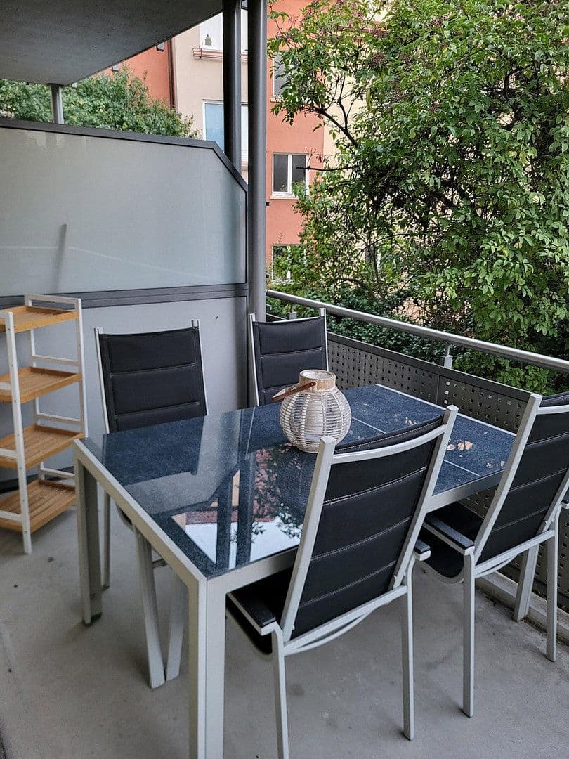 Prenájom bytu 2-izbový 63 m², Rosenbergstr. 151, Stuttgart, Bádensko-Wurttembersko Prenájom bytu 2-izbový 63 m², Rosenbergstr. 151, Stuttgart, Bádensko-Wurttembersko