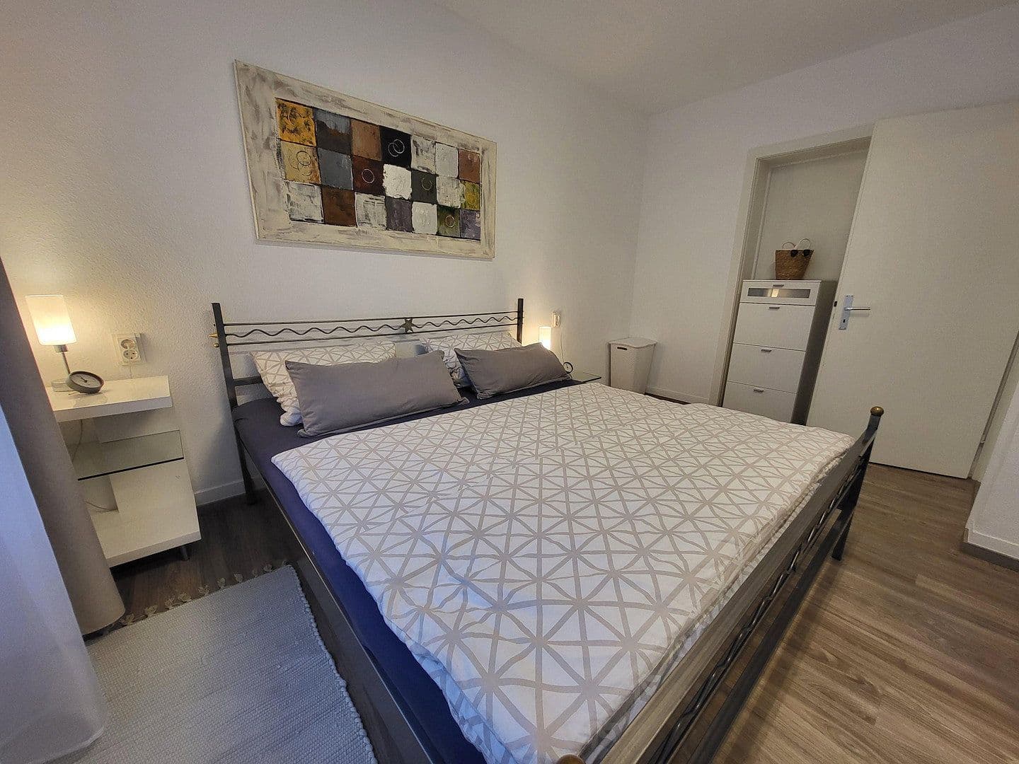 Prenájom bytu 2-izbový 63 m², Rosenbergstr. 151, Stuttgart, Bádensko-Wurttembersko Prenájom bytu 2-izbový 63 m², Rosenbergstr. 151, Stuttgart, Bádensko-Wurttembersko