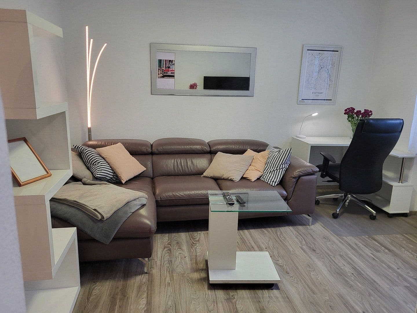 Prenájom bytu 2-izbový 63 m², Rosenbergstr. 151, Stuttgart, Bádensko-Wurttembersko Prenájom bytu 2-izbový 63 m², Rosenbergstr. 151, Stuttgart, Bádensko-Wurttembersko