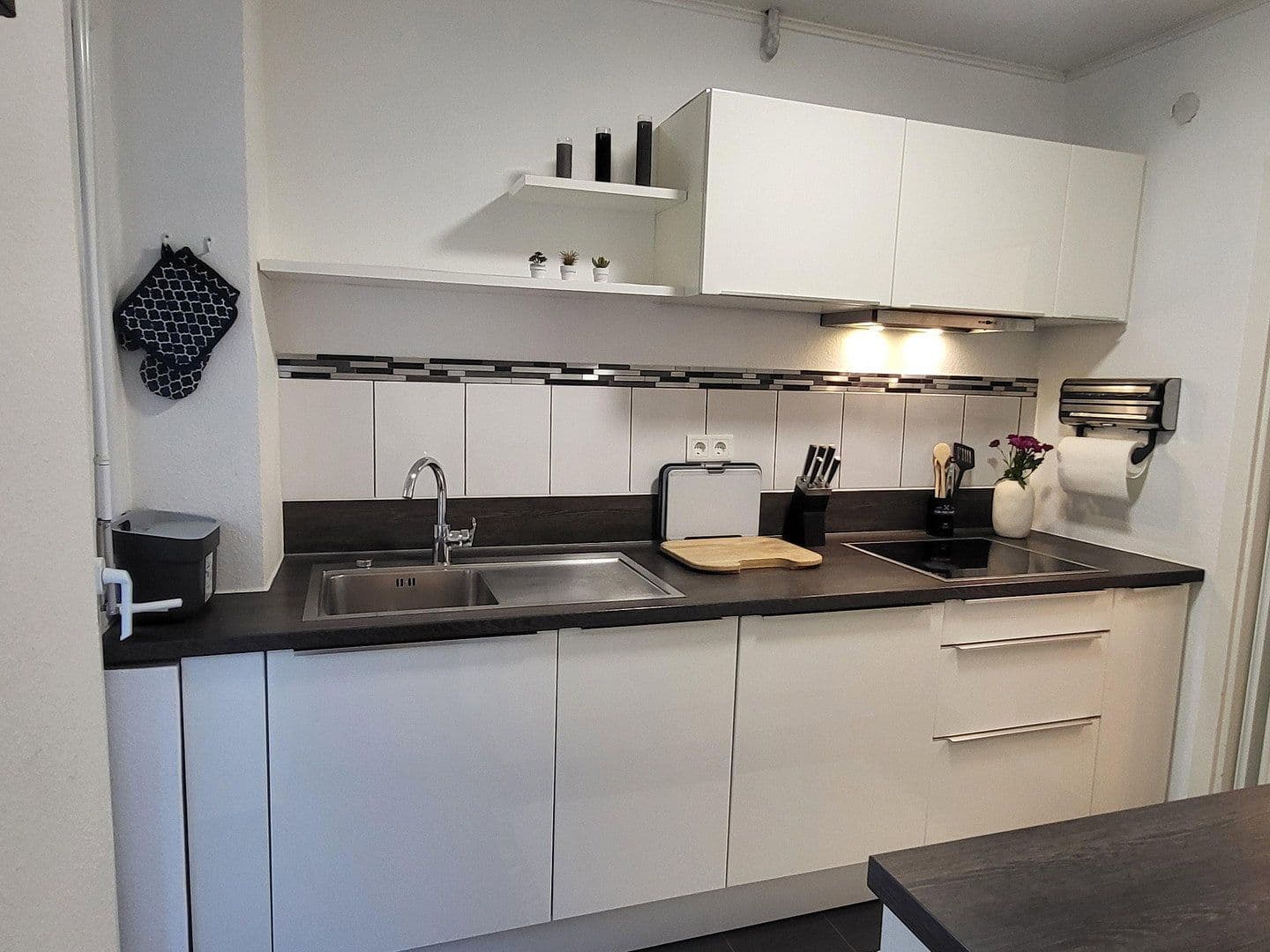 Prenájom bytu 2-izbový 63 m², Rosenbergstr. 151, Stuttgart, Bádensko-Wurttembersko Prenájom bytu 2-izbový 63 m², Rosenbergstr. 151, Stuttgart, Bádensko-Wurttembersko