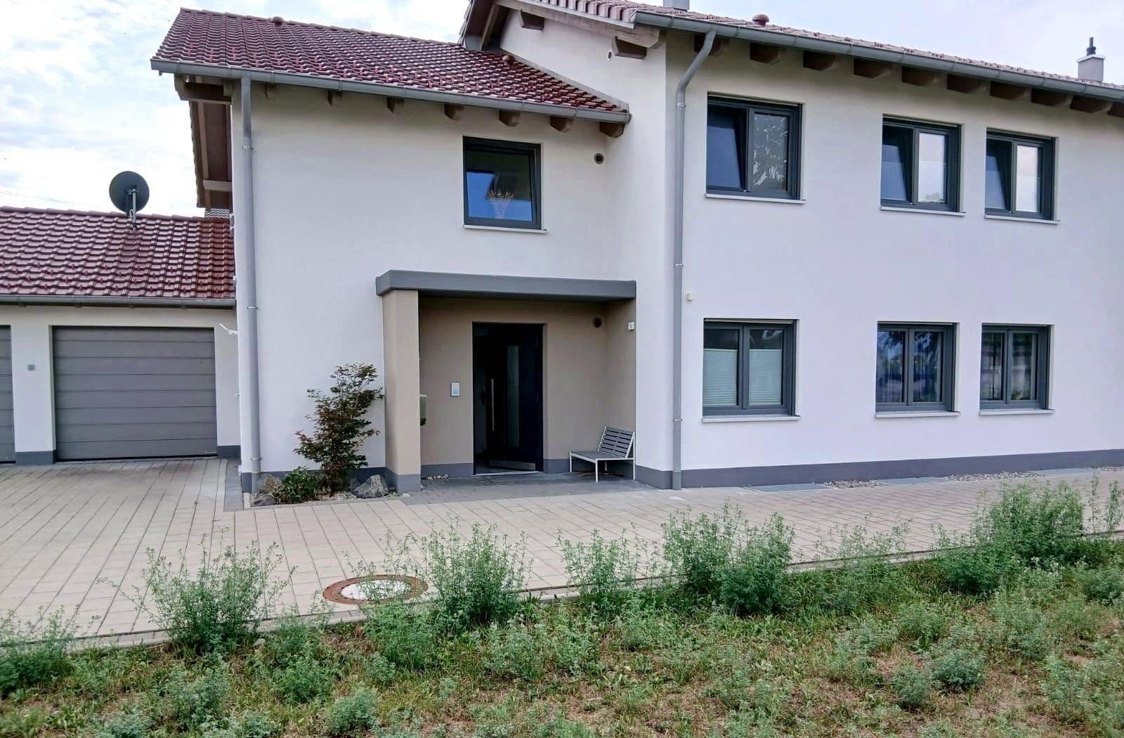 Prenájom bytu 5-izbový 110 m², Germaringen, Bavorsko Prenájom bytu 5-izbový 110 m², Germaringen, Bavorsko