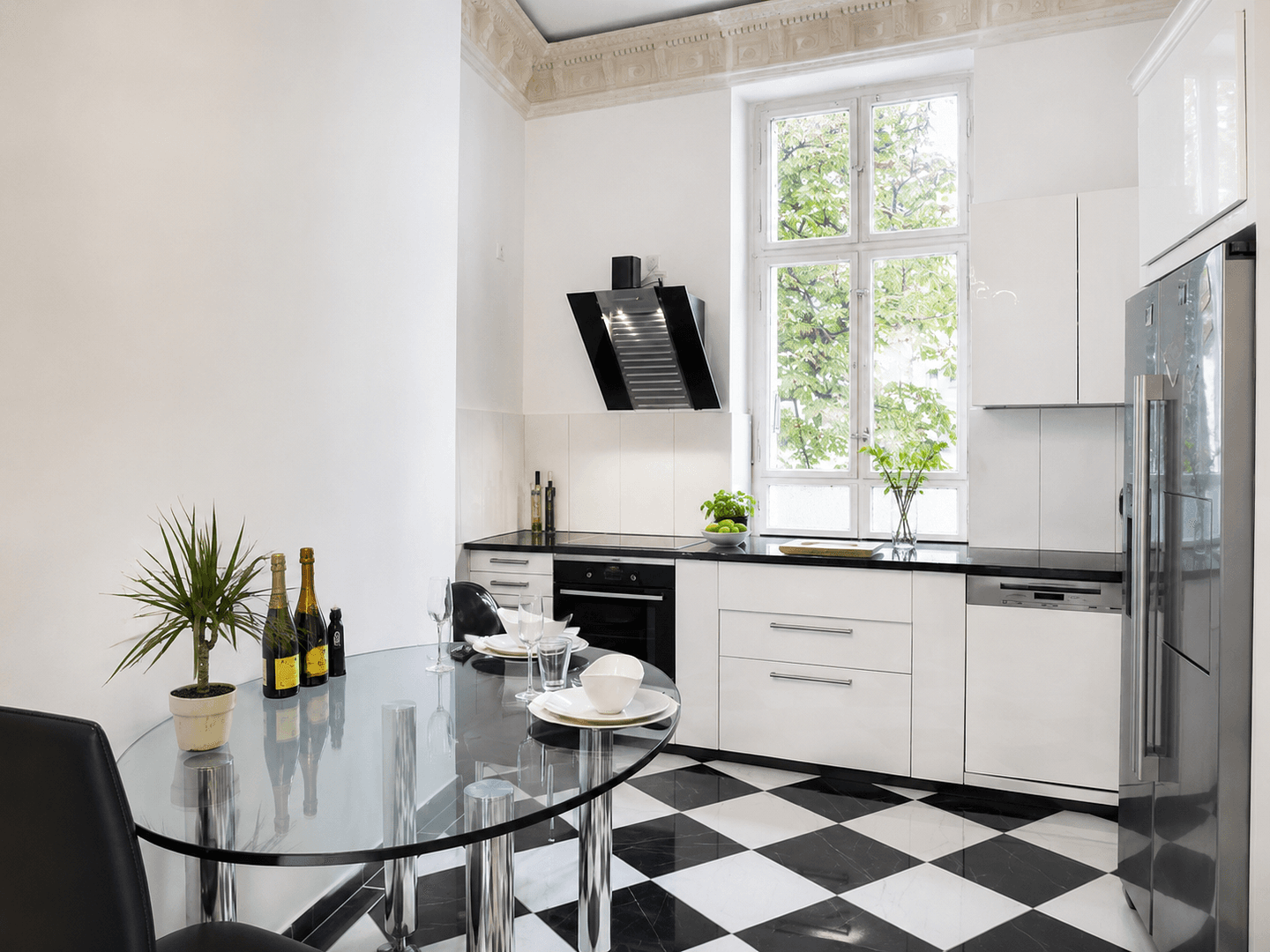 Predaj bytu 3-izbový 85 m², Johann-Sigismund-Straße 3, Berlin, Berlín Predaj bytu 3-izbový 85 m², Johann-Sigismund-Straße 3, Berlin, Berlín