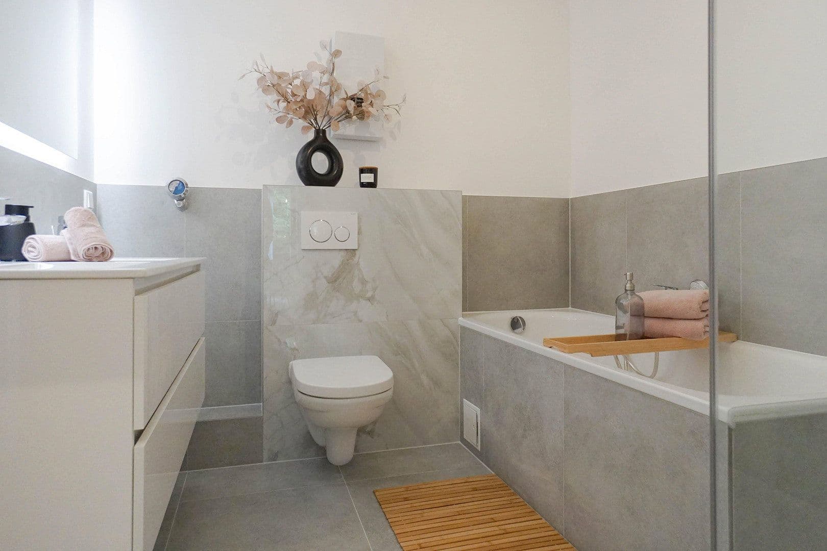 Prenájom bytu 3-izbový 70 m², Oldenburg, Dolné Sasko Prenájom bytu 3-izbový 70 m², Oldenburg, Dolné Sasko