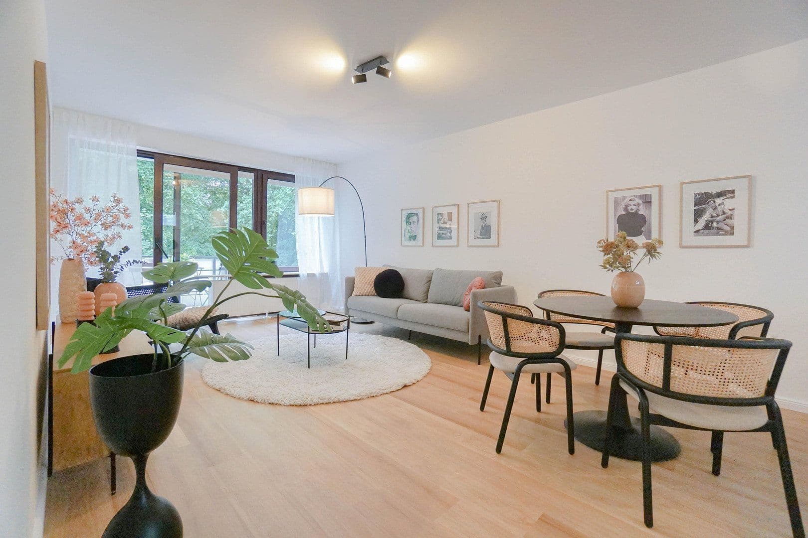 Prenájom bytu 3-izbový 70 m², Oldenburg, Dolné Sasko Prenájom bytu 3-izbový 70 m², Oldenburg, Dolné Sasko