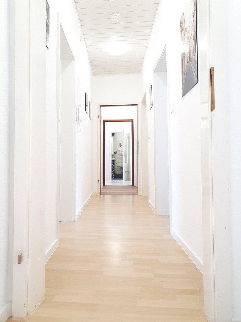 Prenájom bytu 6-izbový 140 m², Schwetzinger Straße 63, Karlsruhe, Bádensko-Wurttembersko Prenájom bytu 6-izbový 140 m², Schwetzinger Straße 63, Karlsruhe, Bádensko-Wurttembersko