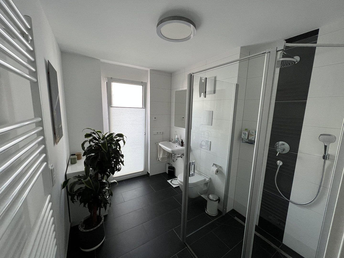 Prenájom bytu 3-izbový 80 m², Heilbronner Str. 11, Neckarwestheim, Bádensko-Wurttembersko Prenájom bytu 3-izbový 80 m², Heilbronner Str. 11, Neckarwestheim, Bádensko-Wurttembersko
