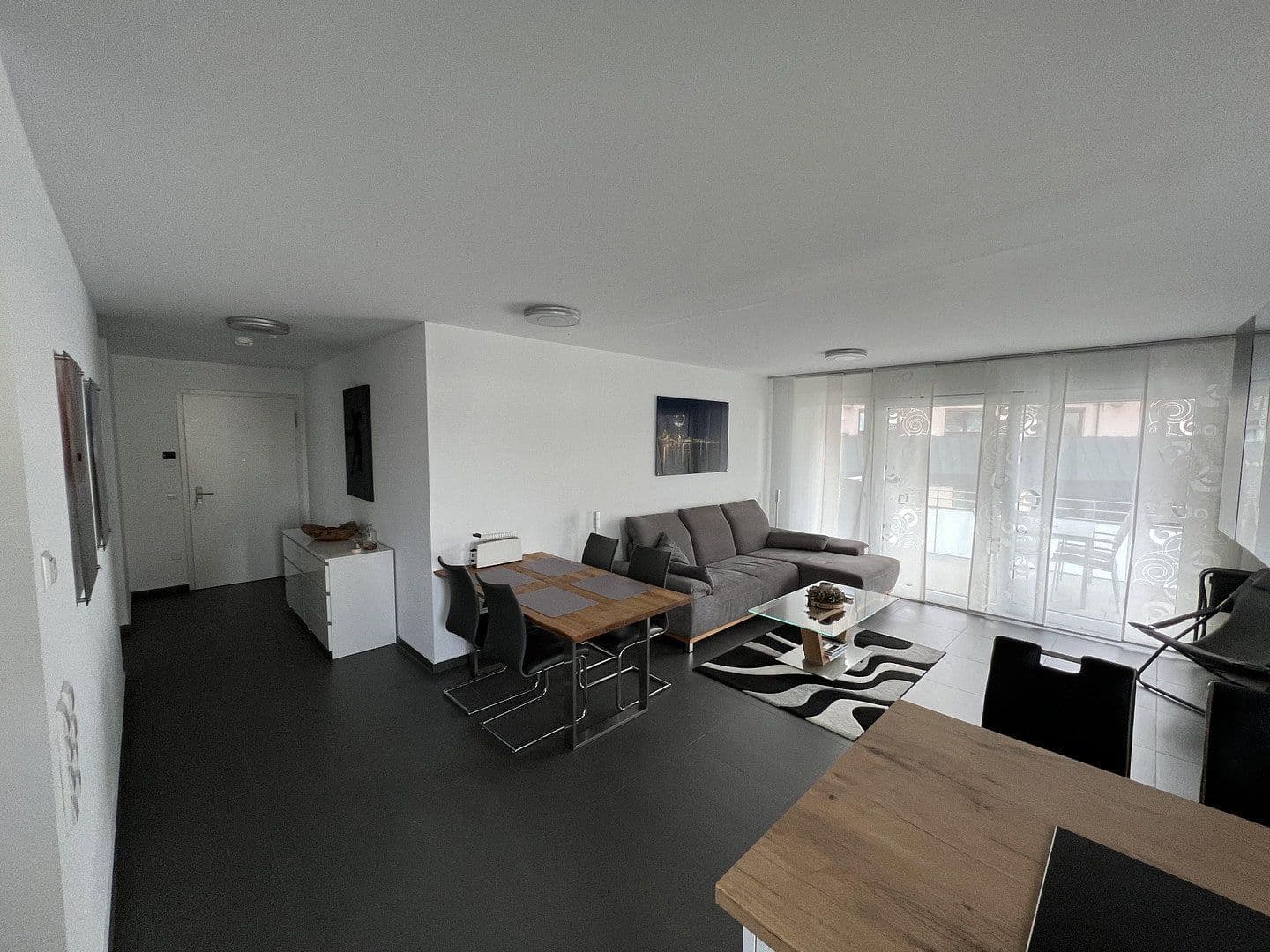 Prenájom bytu 3-izbový 80 m², Heilbronner Str. 11, Neckarwestheim, Bádensko-Wurttembersko Prenájom bytu 3-izbový 80 m², Heilbronner Str. 11, Neckarwestheim, Bádensko-Wurttembersko