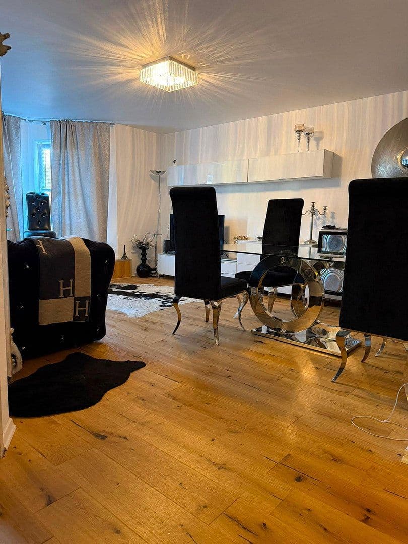 Prenájom bytu 3-izbový 73 m², Rathelbeckstr, Düsseldorf, Severné Porýnie - Westfálsko Prenájom bytu 3-izbový 73 m², Rathelbeckstr, Düsseldorf, Severné Porýnie - Westfálsko