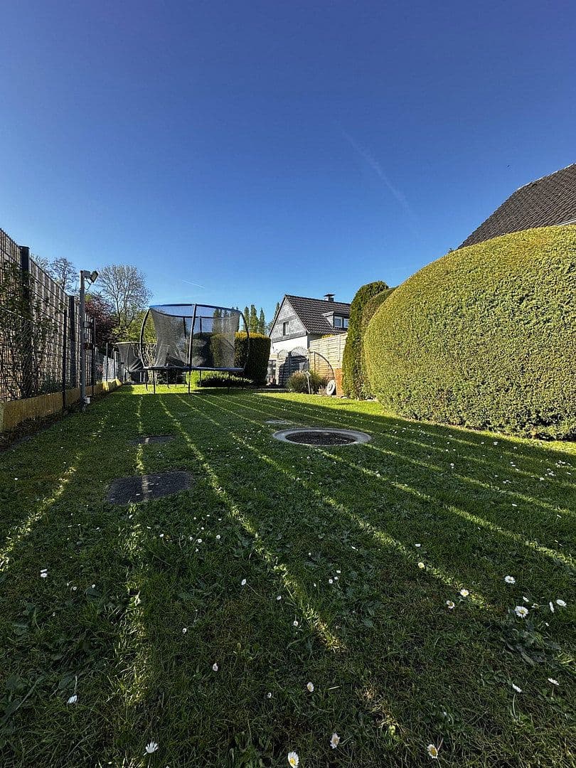 Predaj domu 57 m², pozemok 441 m², Holzkamp 10, Solingen, Severné Porýnie - Westfálsko Predaj domu 57 m², pozemok 441 m², Holzkamp 10, Solingen, Severné Porýnie - Westfálsko