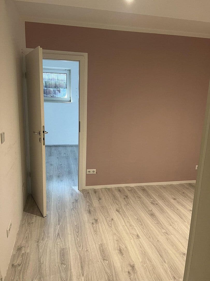 Prenájom bytu 5-izbový 89 m², Berlin, Berlín Prenájom bytu 5-izbový 89 m², Berlin, Berlín