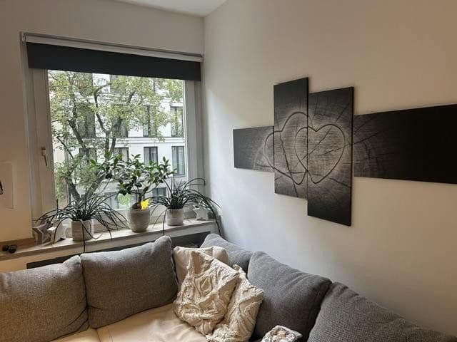 Prenájom bytu 3-izbový 90 m², Herzogstrasse 79, Düsseldorf, Severné Porýnie - Westfálsko Prenájom bytu 3-izbový 90 m², Herzogstrasse 79, Düsseldorf, Severné Porýnie - Westfálsko
