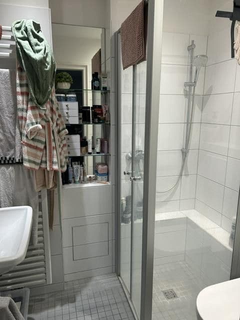 Prenájom bytu 3-izbový 90 m², Herzogstrasse 79, Düsseldorf, Severné Porýnie - Westfálsko Prenájom bytu 3-izbový 90 m², Herzogstrasse 79, Düsseldorf, Severné Porýnie - Westfálsko