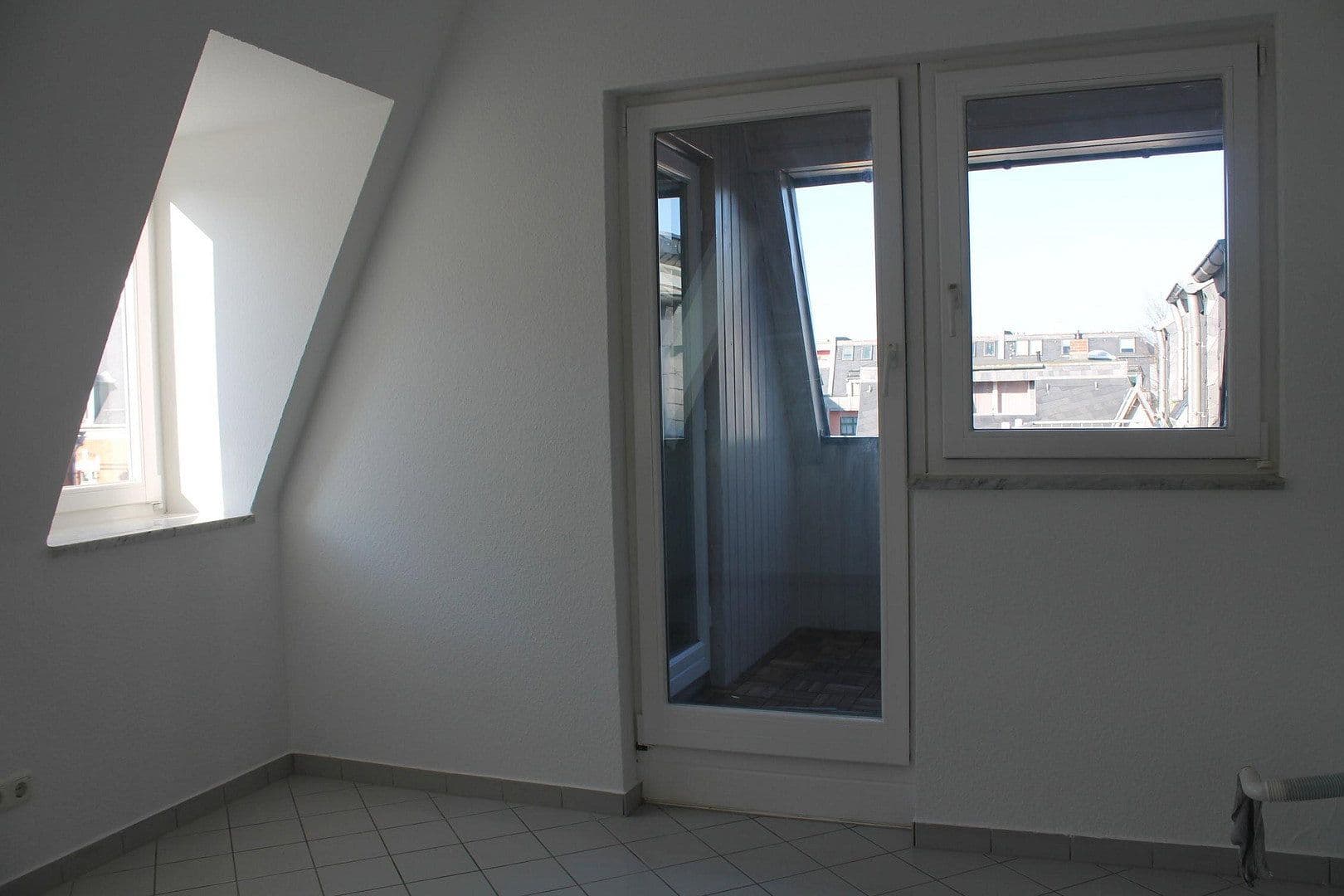 Predaj bytu 4-izbový 107 m², Friedrich-Engels-Straße 49, Zwickau, Sasko Predaj bytu 4-izbový 107 m², Friedrich-Engels-Straße 49, Zwickau, Sasko