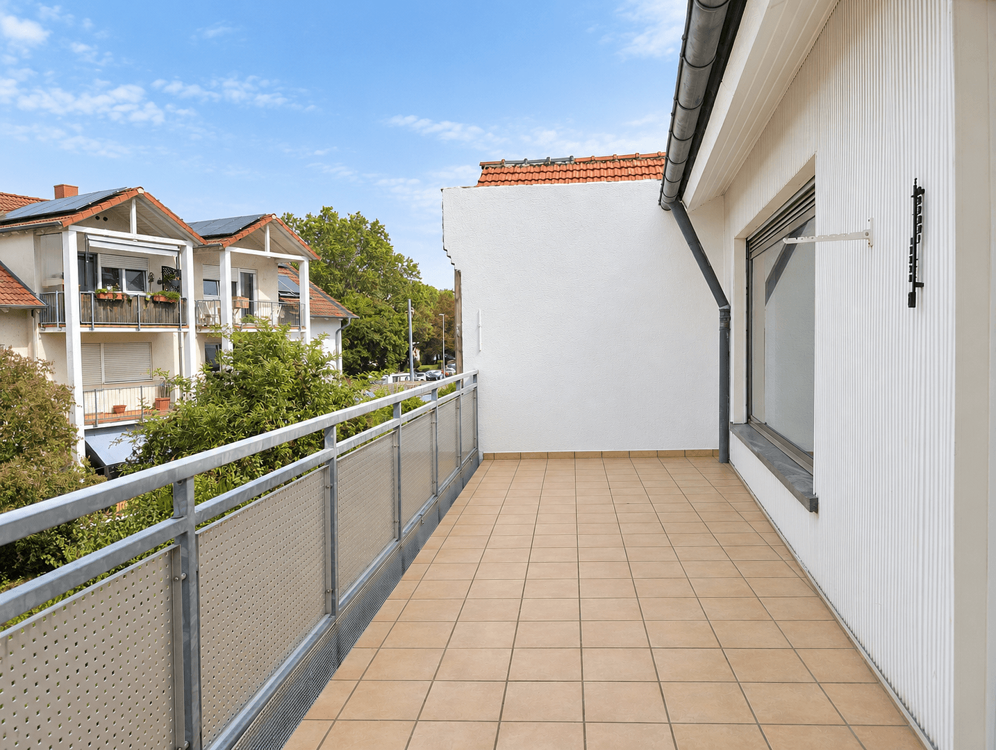 Prenájom bytu 4-izbový 129 m², Karlsruhe, Bádensko-Wurttembersko Prenájom bytu 4-izbový 129 m², Karlsruhe, Bádensko-Wurttembersko
