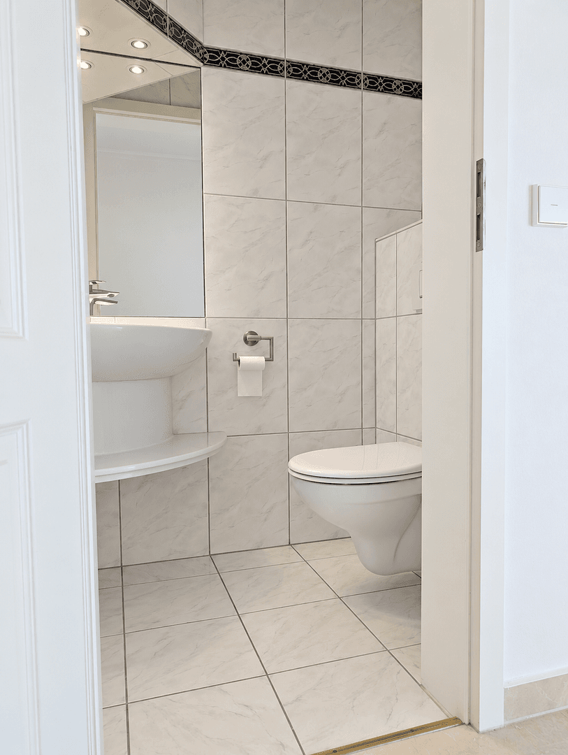 Prenájom bytu 4-izbový 129 m², Karlsruhe, Bádensko-Wurttembersko Prenájom bytu 4-izbový 129 m², Karlsruhe, Bádensko-Wurttembersko