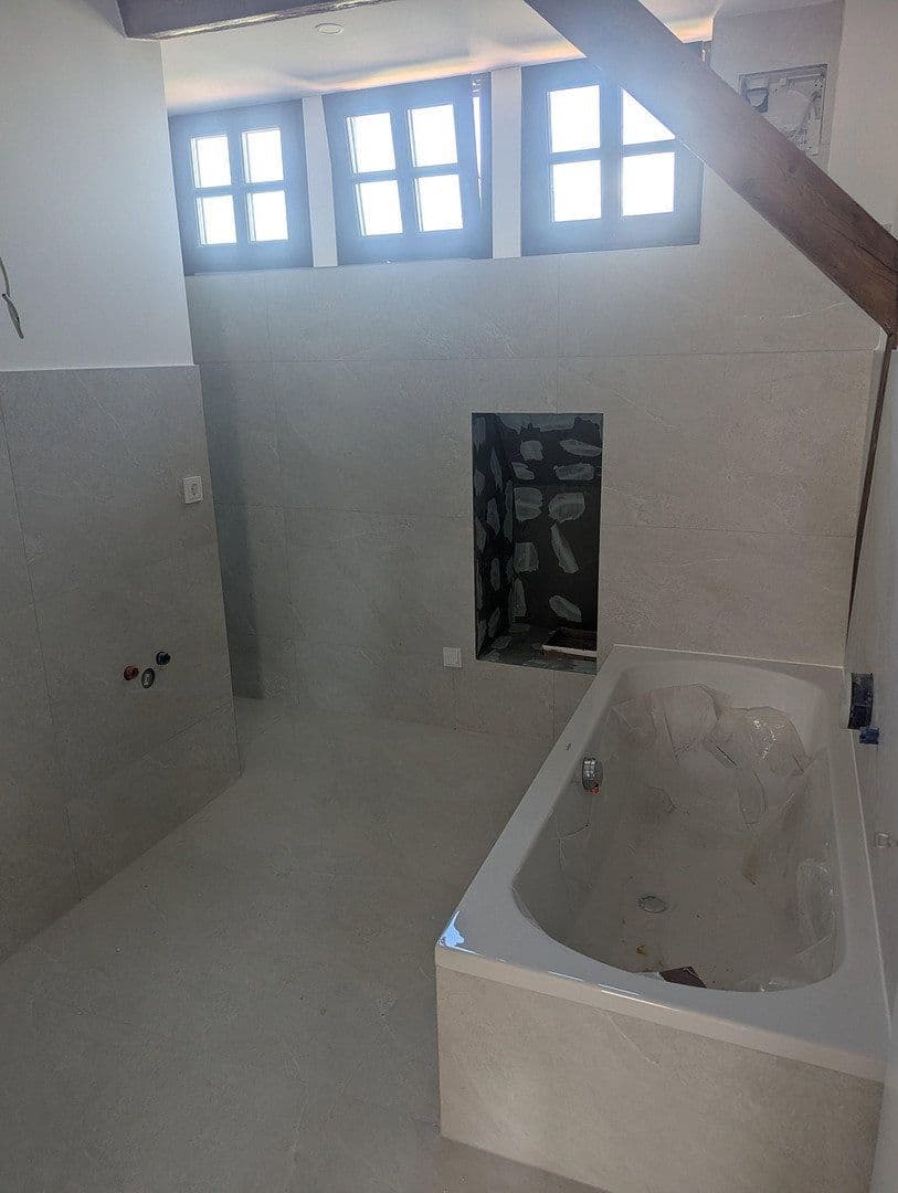 Prenájom domu 175 m², pozemok 225 m², Bahnhofstrasse 19, Obertraubling, Bavorsko Prenájom domu 175 m², pozemok 225 m², Bahnhofstrasse 19, Obertraubling, Bavorsko