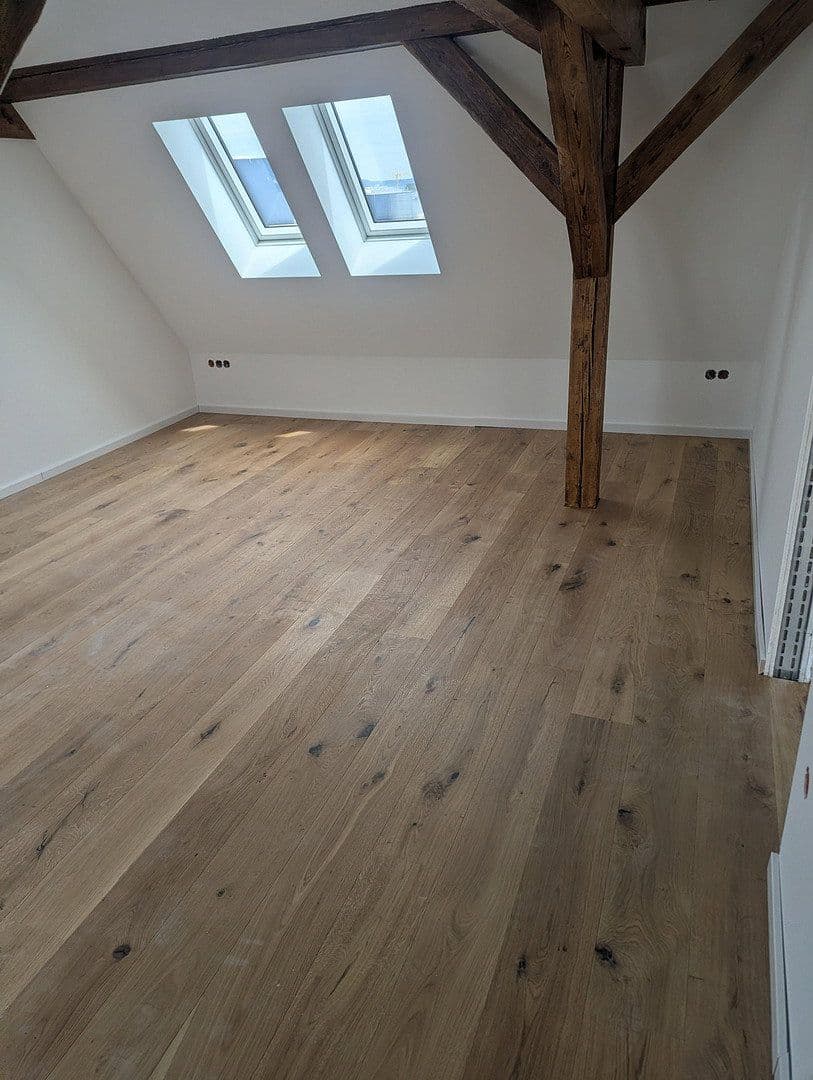 Prenájom domu 175 m², pozemok 225 m², Bahnhofstrasse 19, Obertraubling, Bavorsko Prenájom domu 175 m², pozemok 225 m², Bahnhofstrasse 19, Obertraubling, Bavorsko