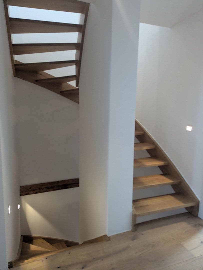 Prenájom domu 175 m², pozemok 225 m², Bahnhofstrasse 19, Obertraubling, Bavorsko Prenájom domu 175 m², pozemok 225 m², Bahnhofstrasse 19, Obertraubling, Bavorsko