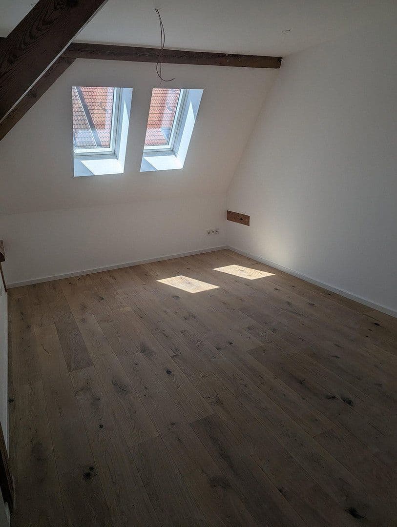 Prenájom domu 175 m², pozemok 225 m², Bahnhofstrasse 19, Obertraubling, Bavorsko Prenájom domu 175 m², pozemok 225 m², Bahnhofstrasse 19, Obertraubling, Bavorsko
