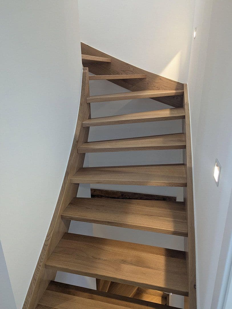 Prenájom domu 175 m², pozemok 225 m², Bahnhofstrasse 19, Obertraubling, Bavorsko Prenájom domu 175 m², pozemok 225 m², Bahnhofstrasse 19, Obertraubling, Bavorsko