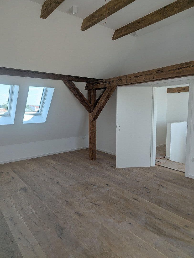 Prenájom domu 175 m², pozemok 225 m², Bahnhofstrasse 19, Obertraubling, Bavorsko Prenájom domu 175 m², pozemok 225 m², Bahnhofstrasse 19, Obertraubling, Bavorsko