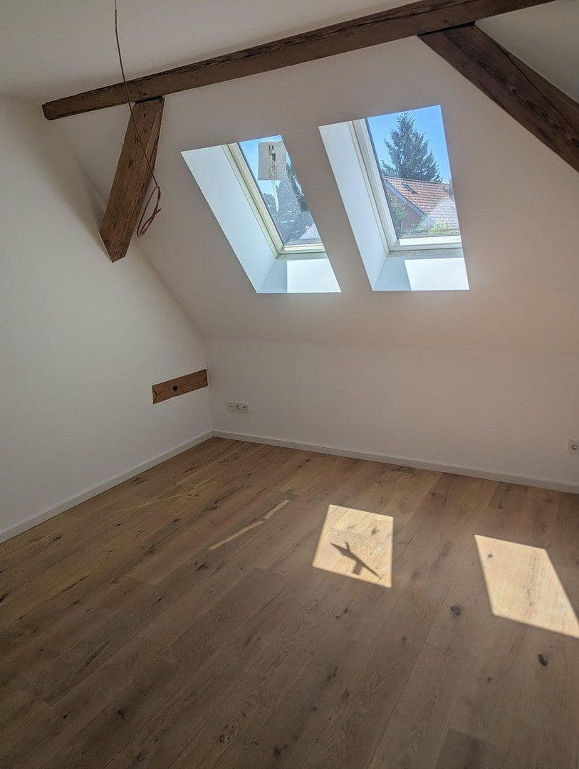 Prenájom domu 175 m², pozemok 225 m², Bahnhofstrasse 19, Obertraubling, Bavorsko Prenájom domu 175 m², pozemok 225 m², Bahnhofstrasse 19, Obertraubling, Bavorsko