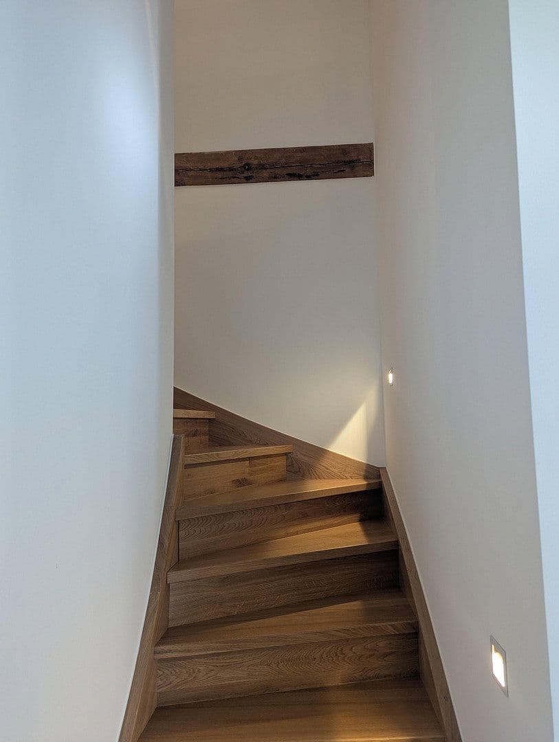 Prenájom domu 175 m², pozemok 225 m², Bahnhofstrasse 19, Obertraubling, Bavorsko Prenájom domu 175 m², pozemok 225 m², Bahnhofstrasse 19, Obertraubling, Bavorsko