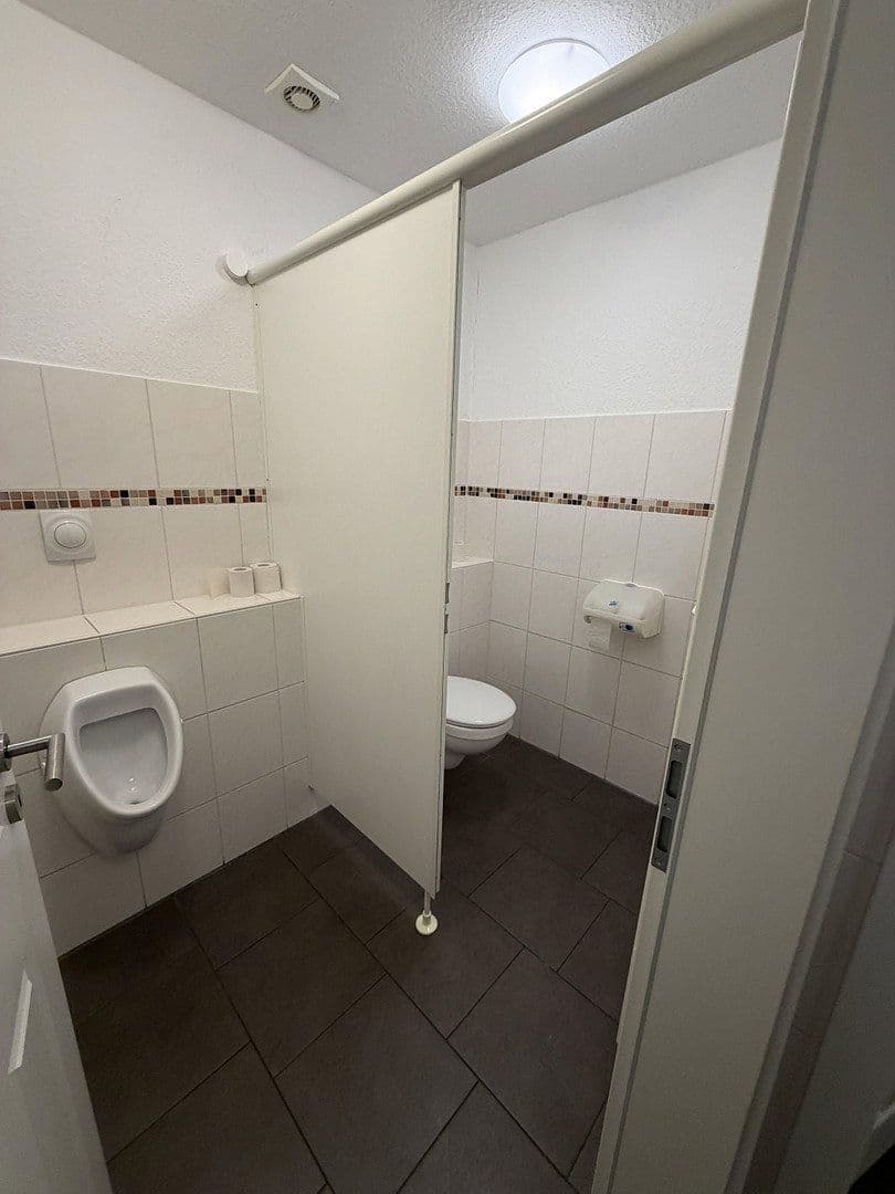 Prenájom nebytového priestoru 177 m², Lange Straße 51, Wangerland, Dolné Sasko Prenájom nebytového priestoru 177 m², Lange Straße 51, Wangerland, Dolné Sasko