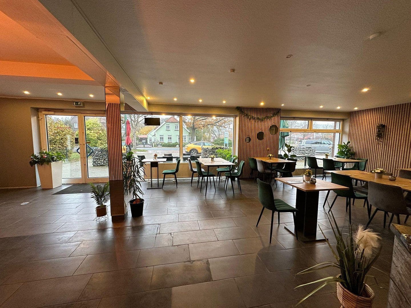 Prenájom nebytového priestoru 177 m², Lange Straße 51, Wangerland, Dolné Sasko Prenájom nebytového priestoru 177 m², Lange Straße 51, Wangerland, Dolné Sasko