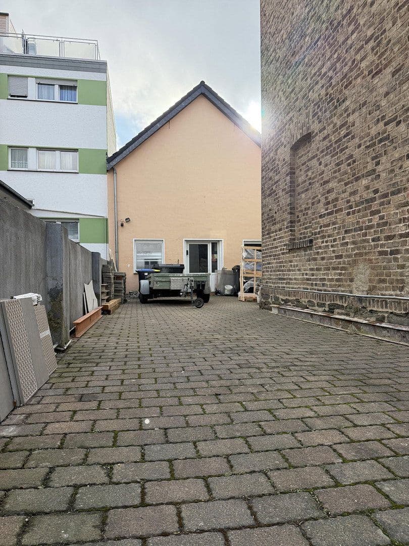 Predaj domu 160 m², pozemok 285 m², Sebastianstraße 33, Bad Neuenahr-Ahrweiler, Porýnie-Falcko Predaj domu 160 m², pozemok 285 m², Sebastianstraße 33, Bad Neuenahr-Ahrweiler, Porýnie-Falcko