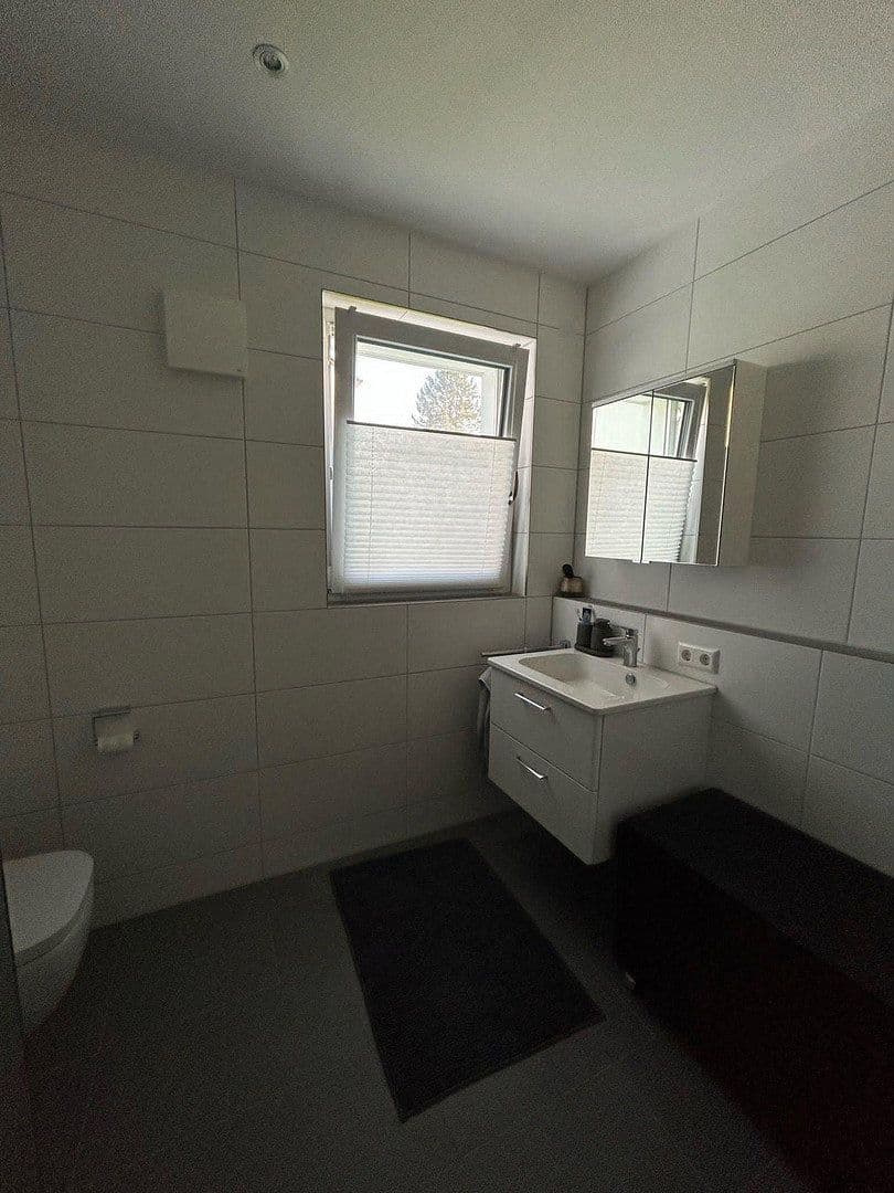 Prenájom bytu 2-izbový 55 m², Ulm, Bádensko-Wurttembersko Prenájom bytu 2-izbový 55 m², Ulm, Bádensko-Wurttembersko