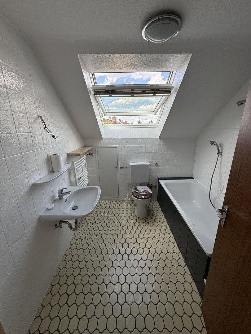 Prenájom bytu 3-izbový 70 m², Bubenreuth, Bavorsko Prenájom bytu 3-izbový 70 m², Bubenreuth, Bavorsko