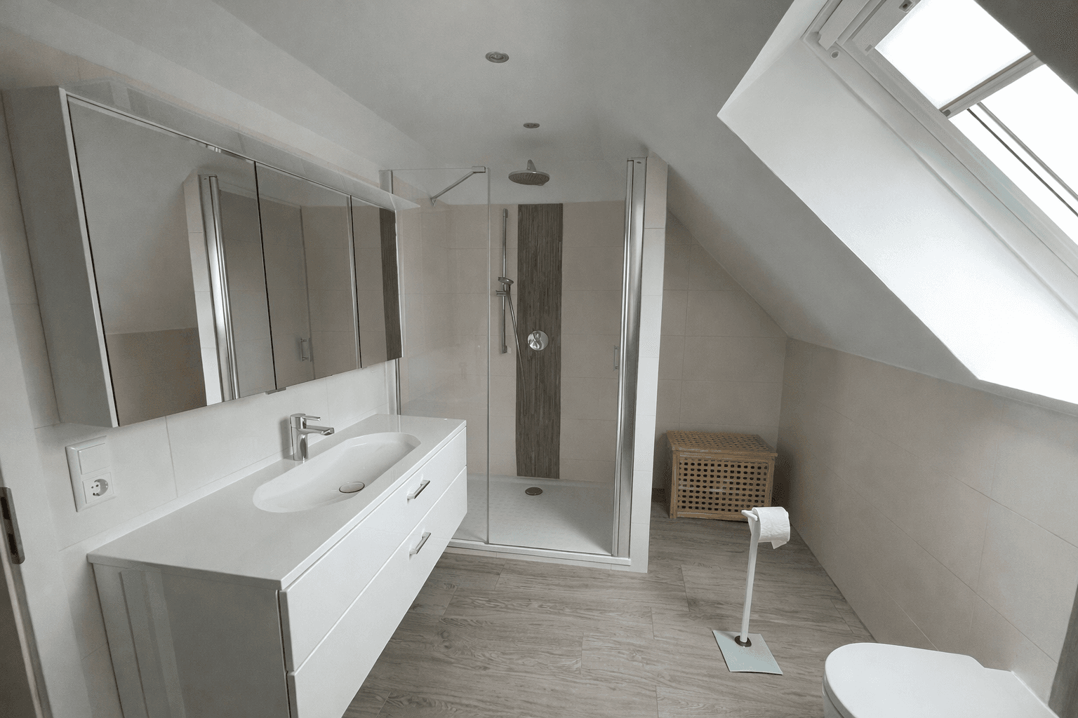 Predaj domu 204 m², pozemok 790 m², Blumenstr. 3, Syke, Dolné Sasko Predaj domu 204 m², pozemok 790 m², Blumenstr. 3, Syke, Dolné Sasko