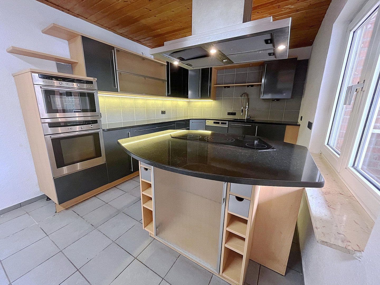 Predaj domu 378 m², pozemok 6.400 m², Wagenfeld, Dolné Sasko Predaj domu 378 m², pozemok 6.400 m², Wagenfeld, Dolné Sasko
