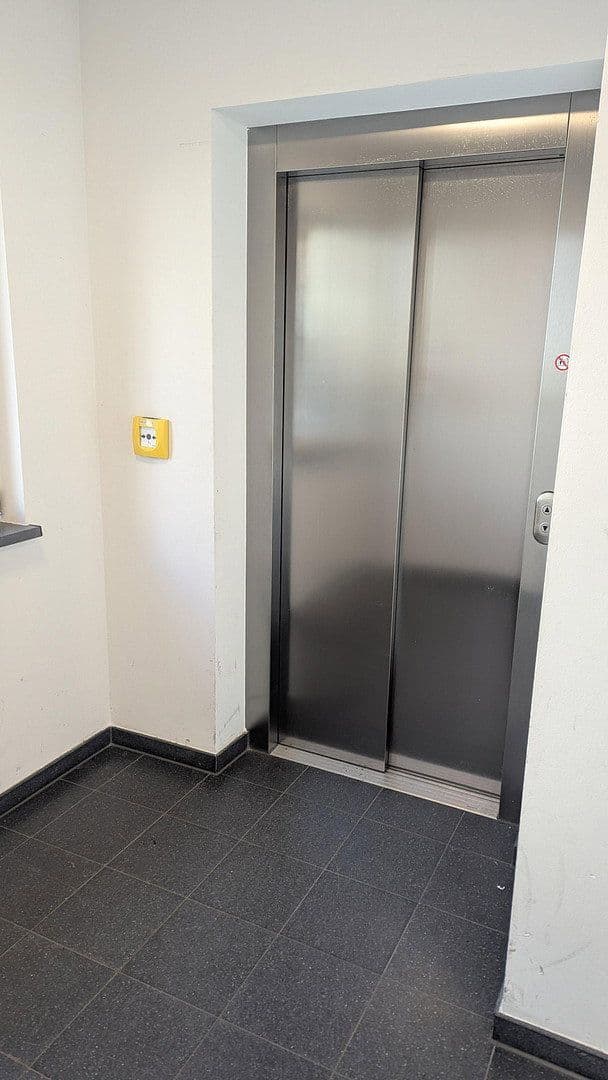Prenájom bytu 2-izbový 56 m², Wiener Str. 37A, Berlin, Berlín Prenájom bytu 2-izbový 56 m², Wiener Str. 37A, Berlin, Berlín
