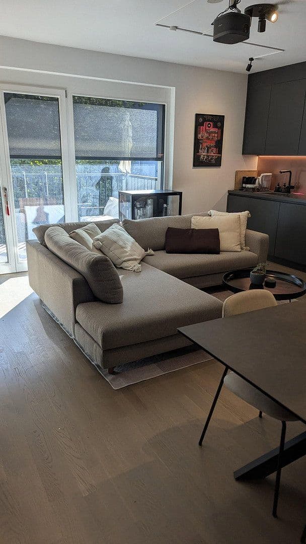 Prenájom bytu 2-izbový 56 m², Wiener Str. 37A, Berlin, Berlín Prenájom bytu 2-izbový 56 m², Wiener Str. 37A, Berlin, Berlín